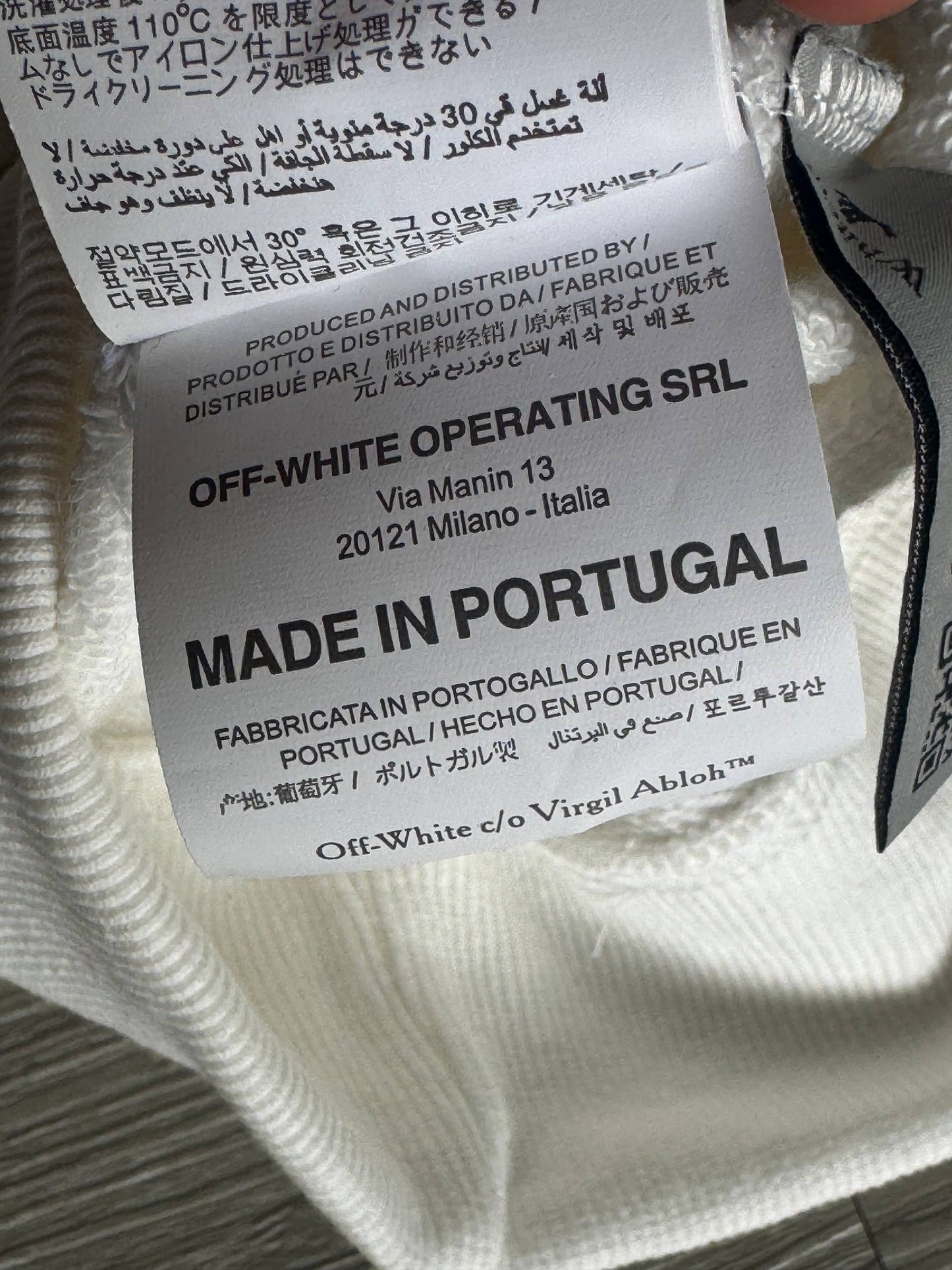 Off white Rayas Negras