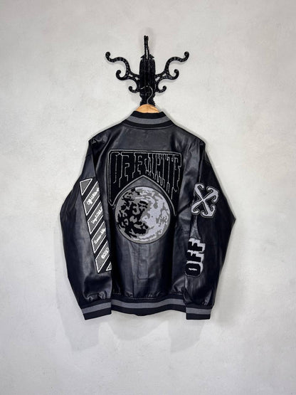 (L) Off White