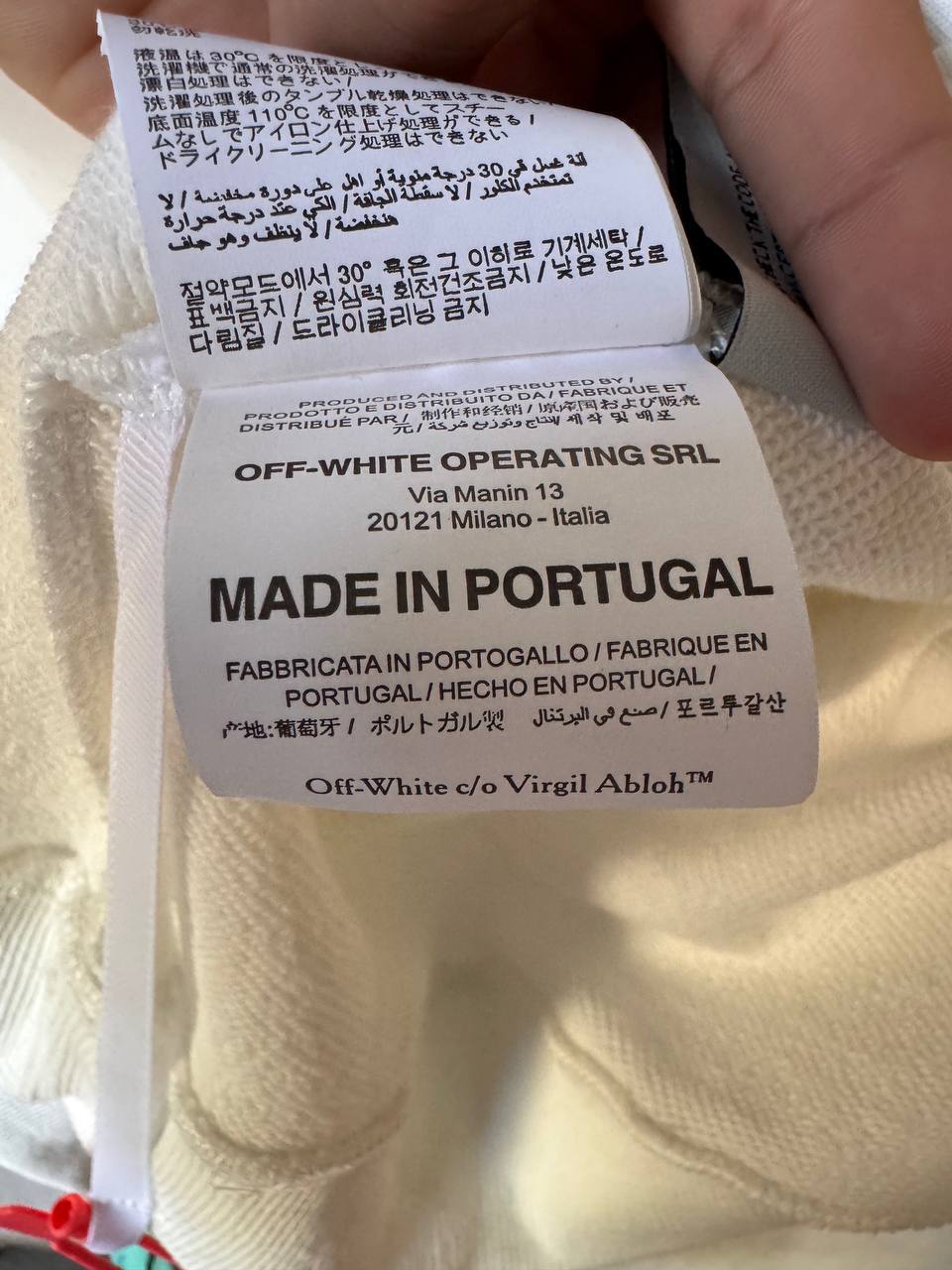 (M) Off White