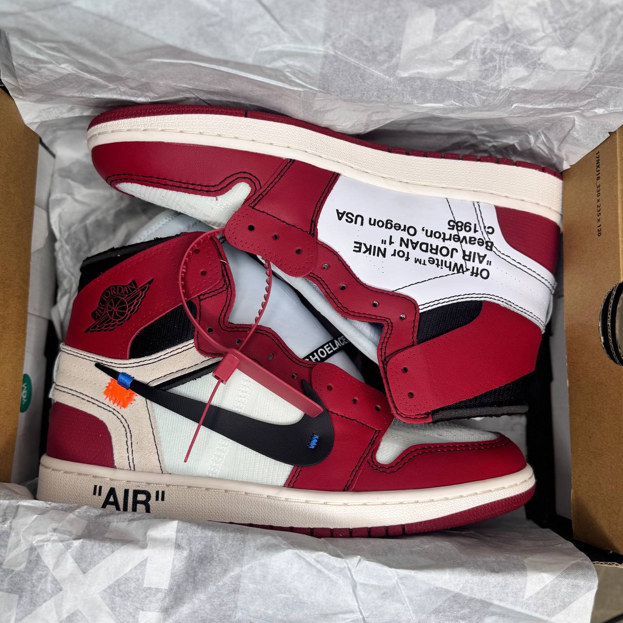 Air Jordan 1 Retro High Off-White Chicago
(US 9.5, EUR 43, 27.5cm)